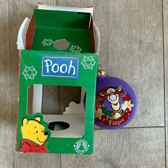 Vintage Disney Winnie the Pooh 'Tigger' Seasonal Specialties ornament in box - Picture 3 of 9